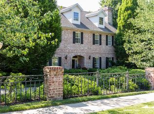 2661 N Charleston Xing, Fayetteville, AR 72703