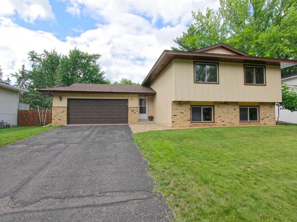 1025 Robinhood Pl, Shoreview, MN 55126