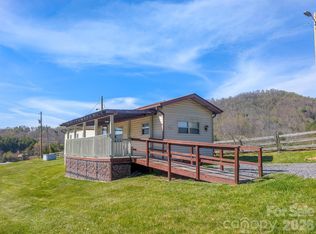 107 Mockingbird Ln, Burnsville, NC 28714