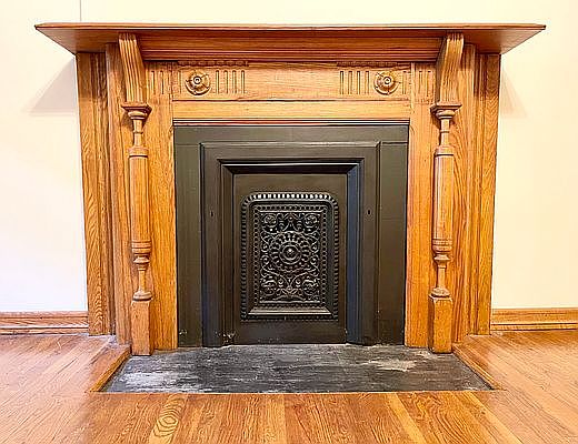 2nd image of 352 W 122nd St