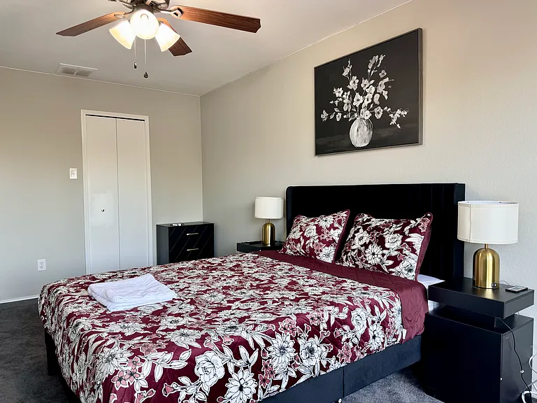 7300 Livingston Dr — Photo 16