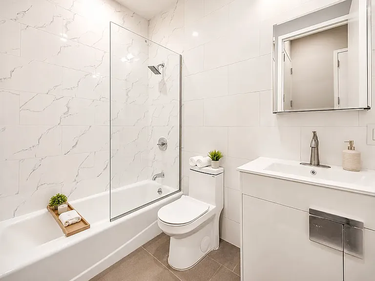 318 E 32nd St #2B — Photo 15