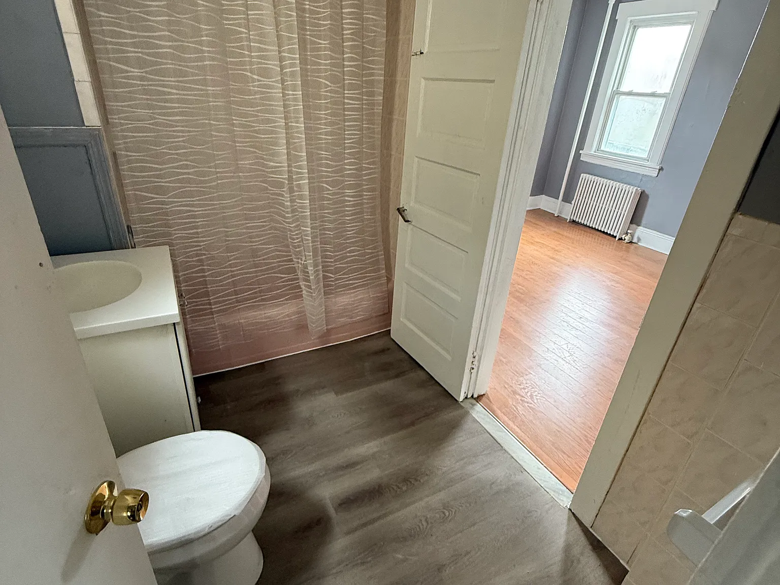 2 bed, 900 sqft, $1,900 — Photo 3