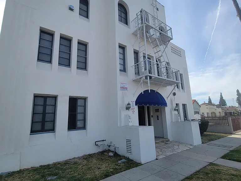 4151 3rd Ave #3 — Photo 4