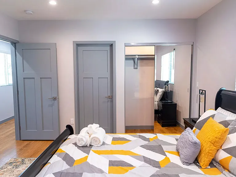 6215 Carpenter Ave — Photo 14