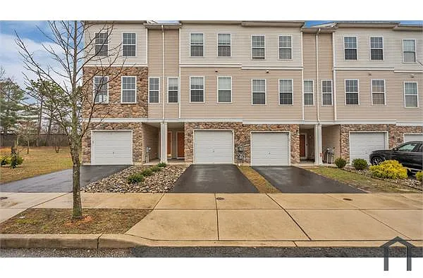 Building Photo - 4 Rowand Way E