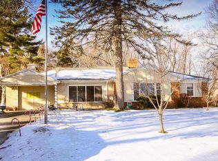 904 Butternut Dr, Holland, MI 49424