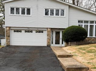 209 Red Barn Rd, Willow Grove, PA 19090