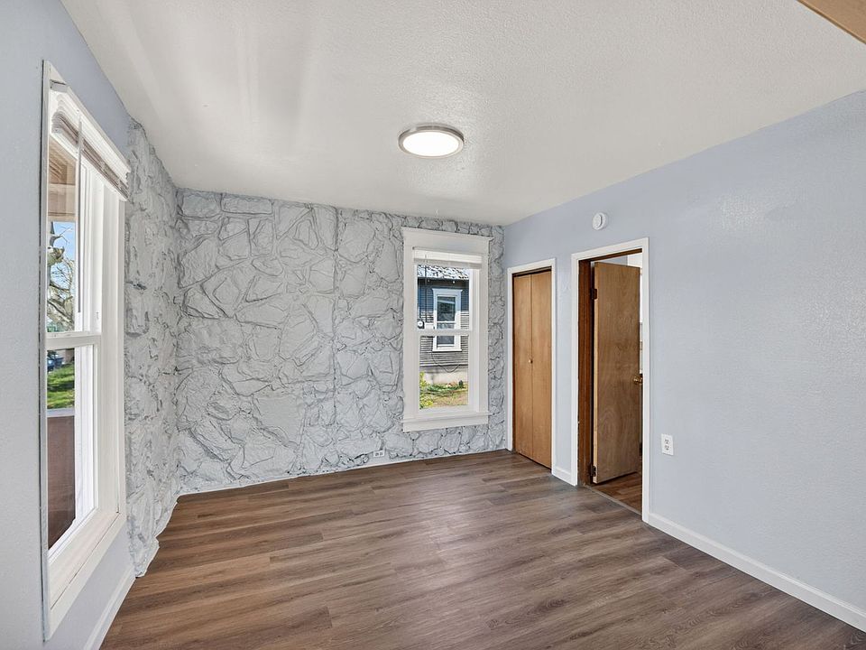 1st image of 709 E Kiernan Ave