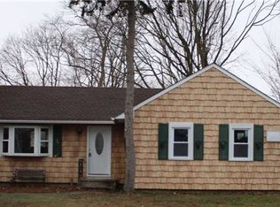 65 Beachwood Dr, Babylon, NY 11702
