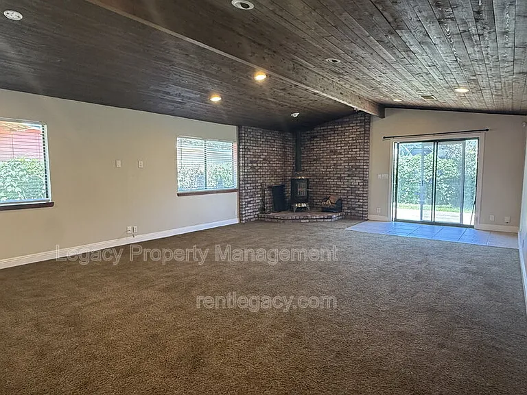 309 Plum St — Photo 5