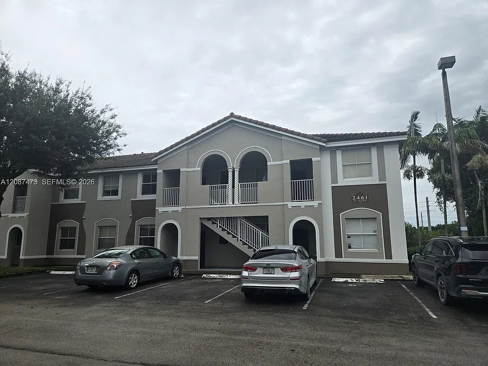 2637 SE 16th Ter #101