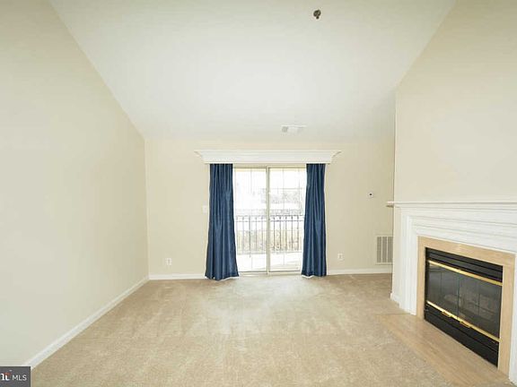 5th image of 1100 Quaker Hill Dr APT 406