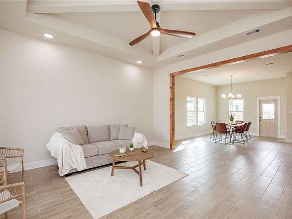 4th image of 2418 Reyhans Way