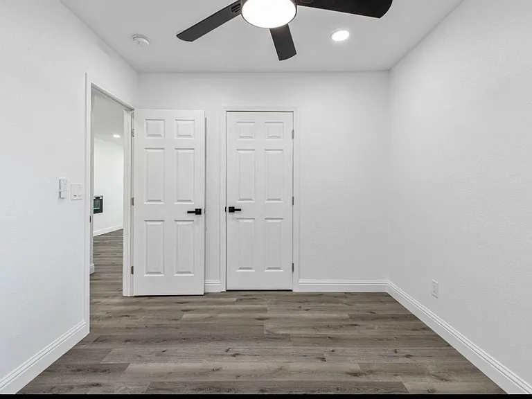 1402 Tully Rd — Photo 10