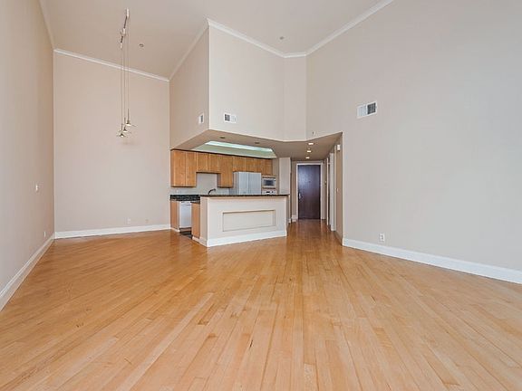 4th image of 655 India St Unit 420
