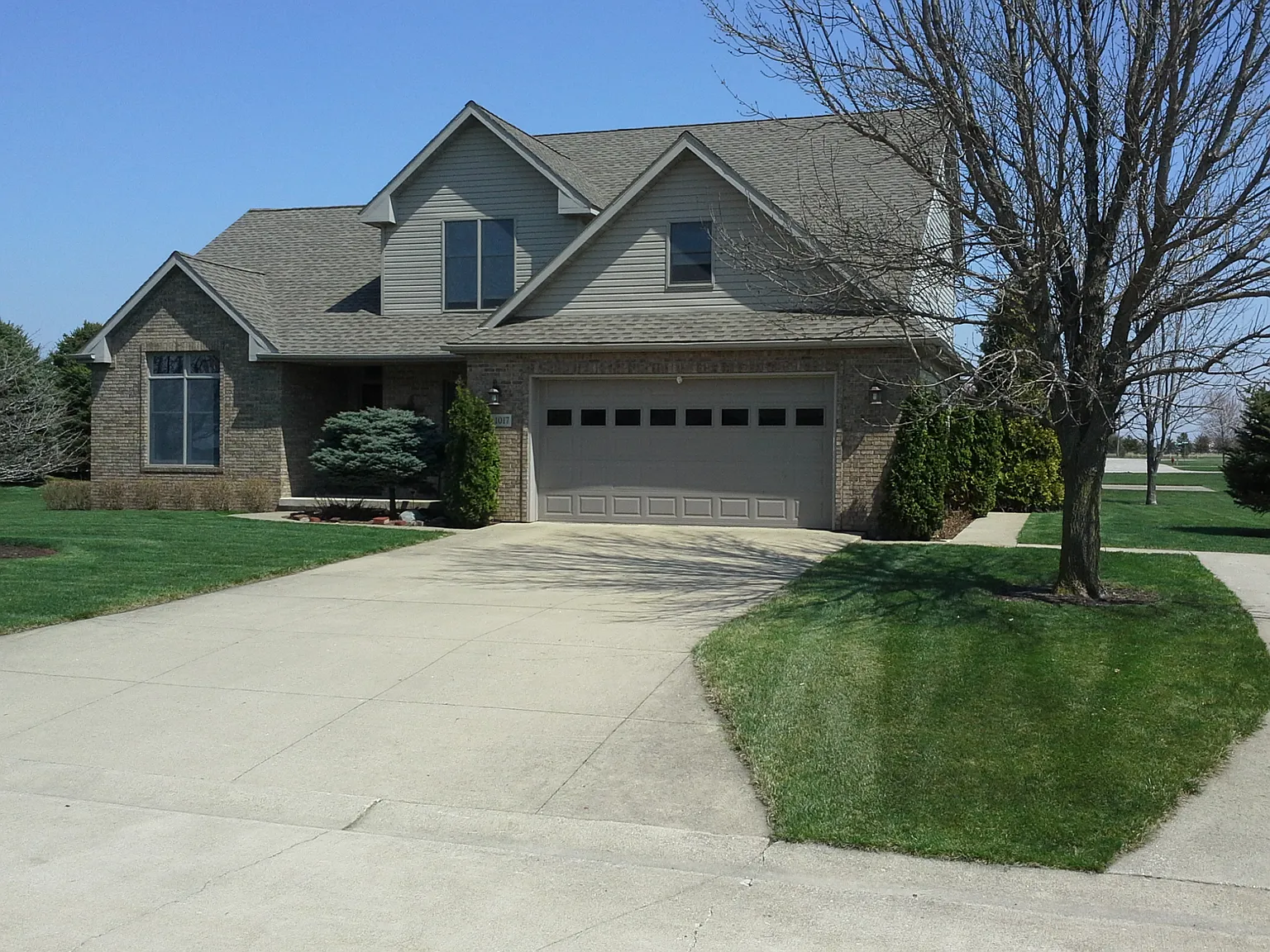 1017 N Meadow Ln photo 1