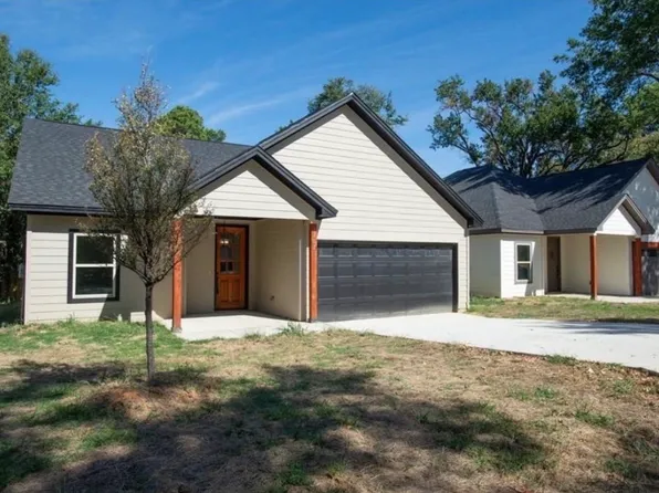 212 Holiday Dr, Mabank, TX 75156