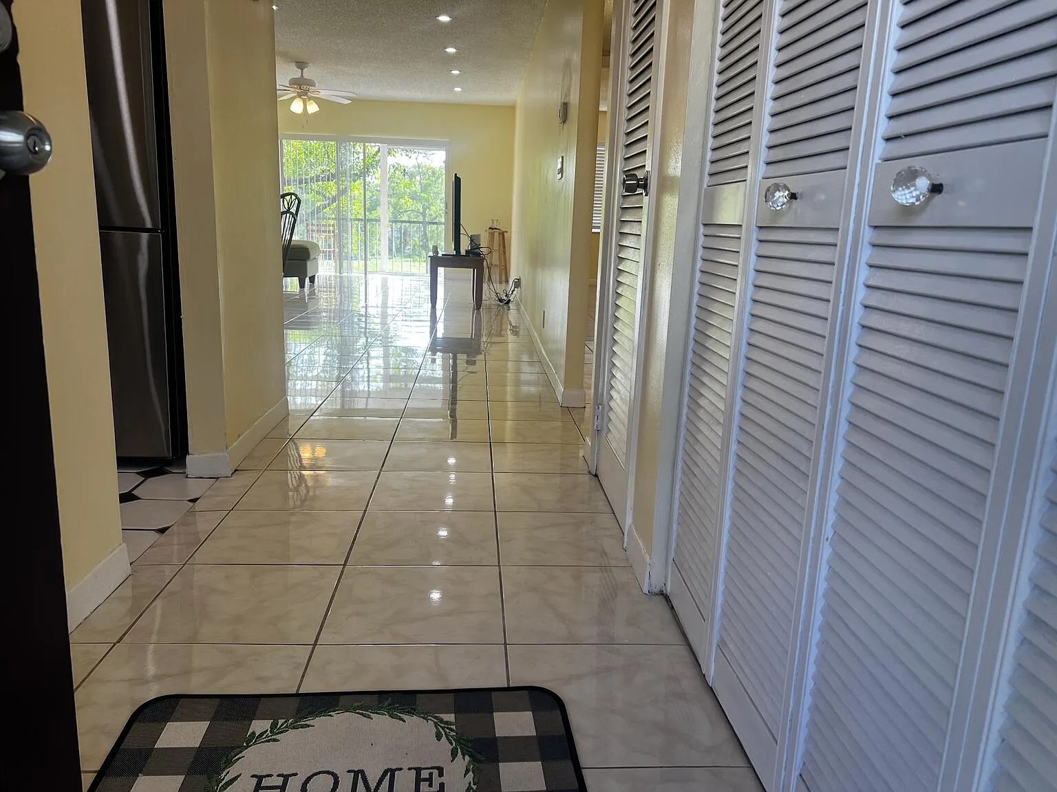 2 bed, 2.5 bath, 1320 sqft, $2,450 — Photo 2