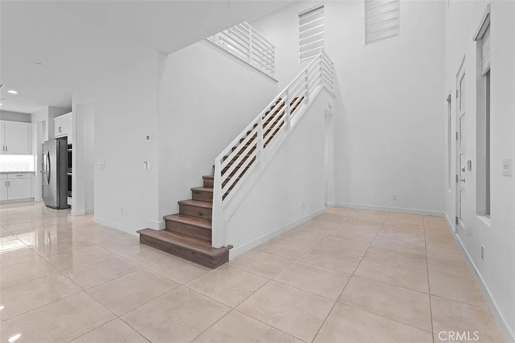 4 bed, 3.5 bath, 2733 sqft, $3,999 — Photo 4