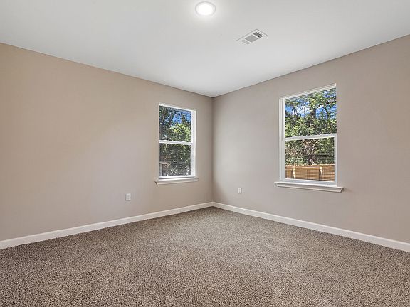4th image of 2104 S Valentine St