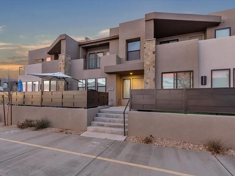N Coral Canyon Blvd — Photo 25