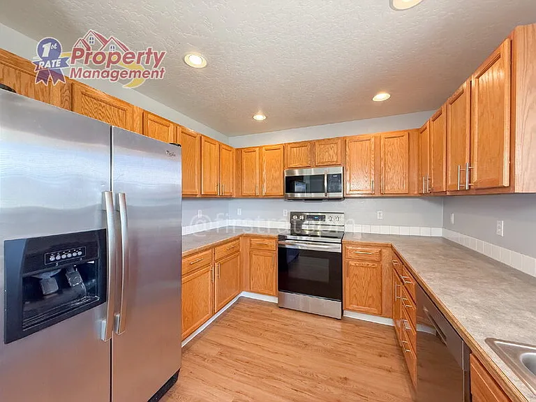 16042 N Saint Helens Dr — Photo 13
