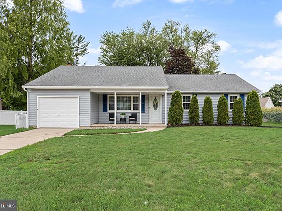 2nd image of 211 Tenby Chase Dr