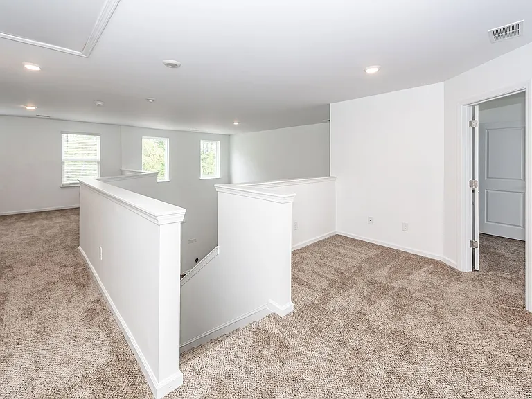 715 Hilchot Dr — Photo 27