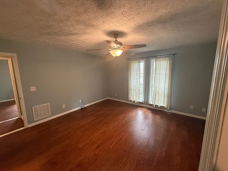 2374 Stafford Dr — Photo 24