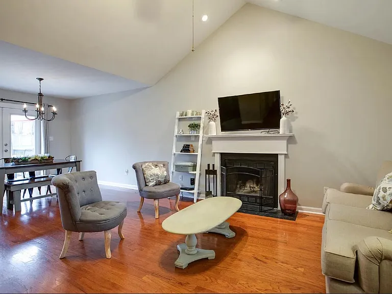 1713 Greenwood Ave — Photo 4