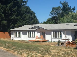 420 E 2nd St, Yamhill, OR