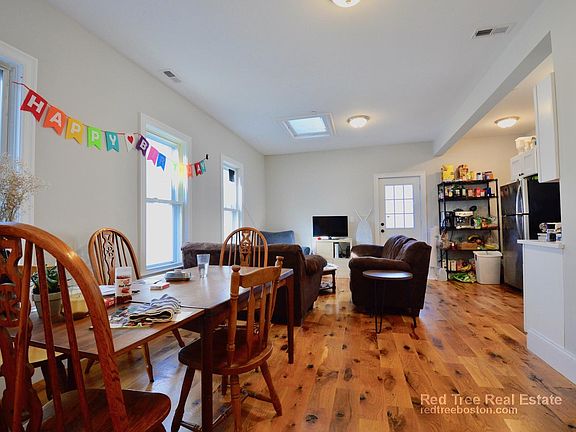 3rd image of 322 Saratoga St #3RR