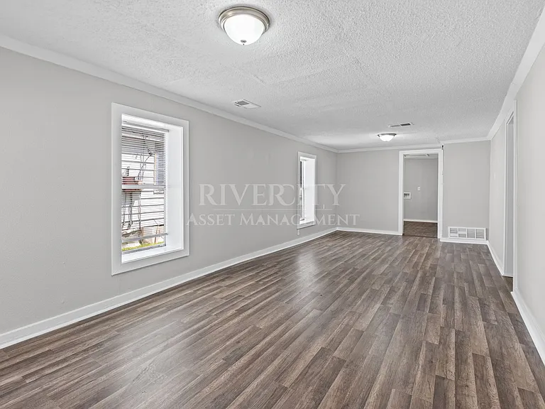 1580 Oriole St — Photo 6