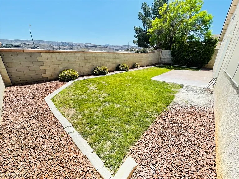 1855 Desert Forest Way — Photo 22