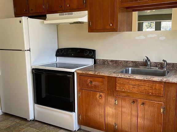 5th image of 358 N Edwards Ave APT 2