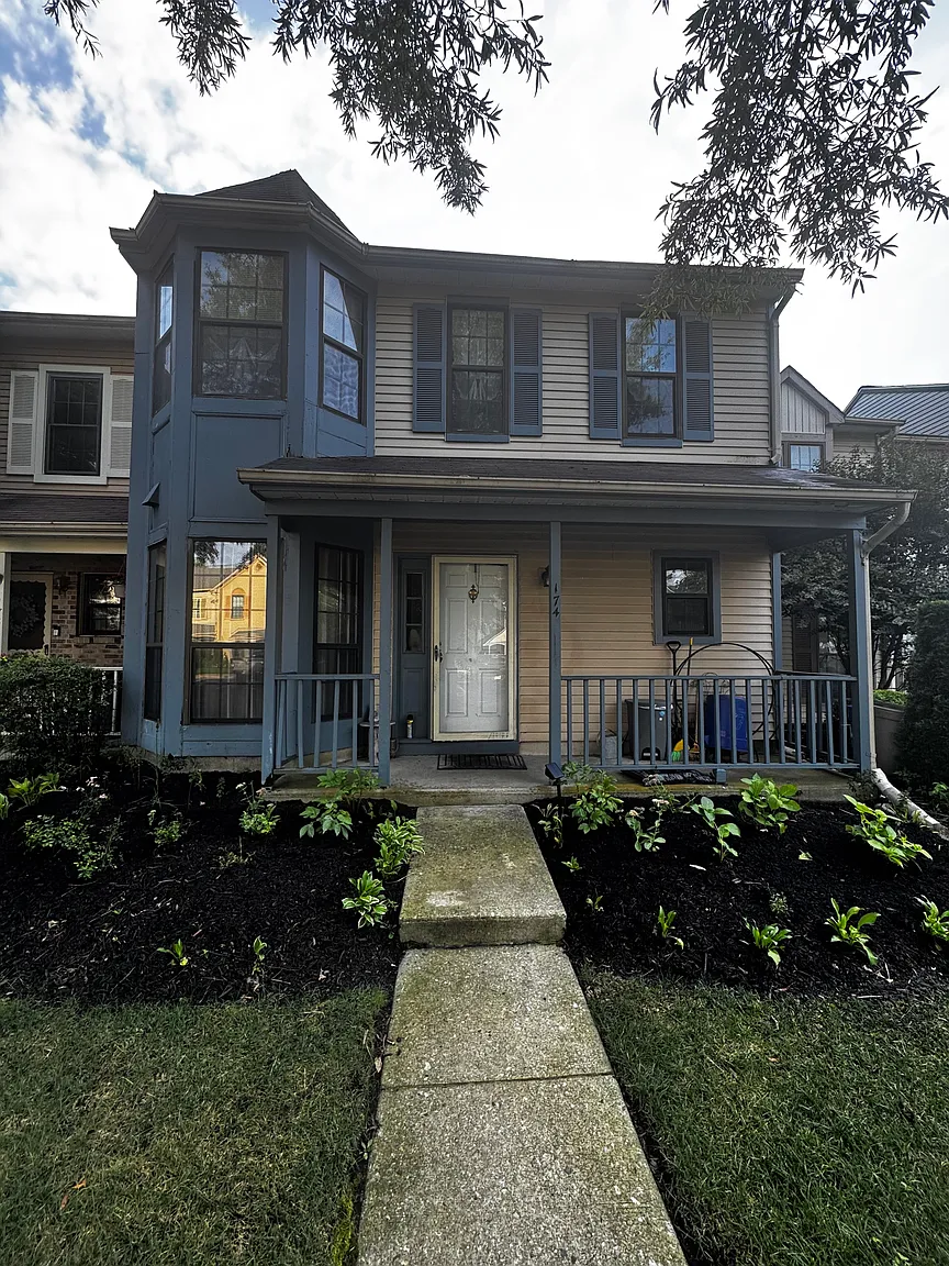 174 Crown Prince Dr photo 1