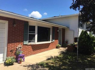 5900 Grauer Rd, Niagara Falls, NY 14305