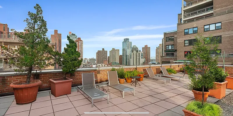 Rented by A & I Broadway | media 15