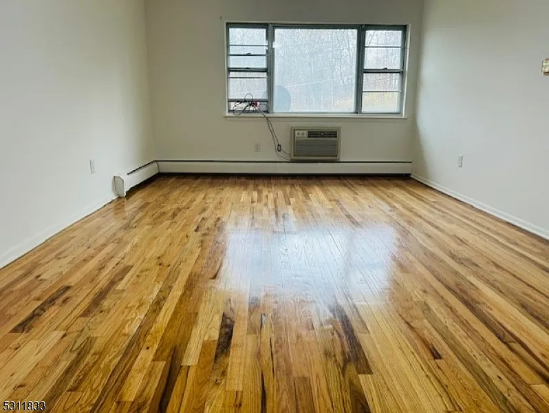 1 bed, 1.0 bath, $1,575 — Photo 1