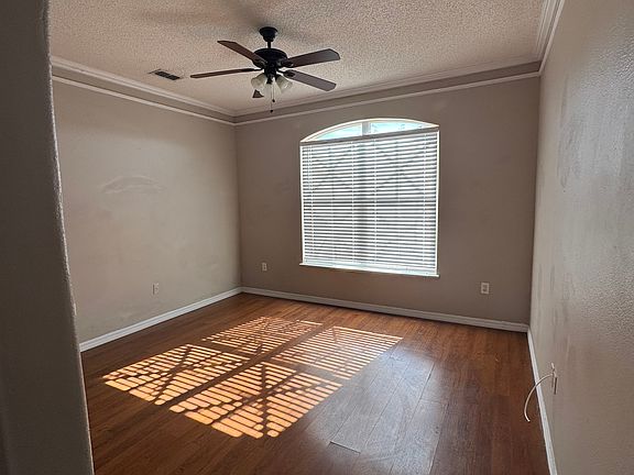 4th image of 2401 Bellingham Ct