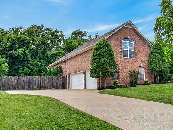 5th image of 1015 Stafford Ct