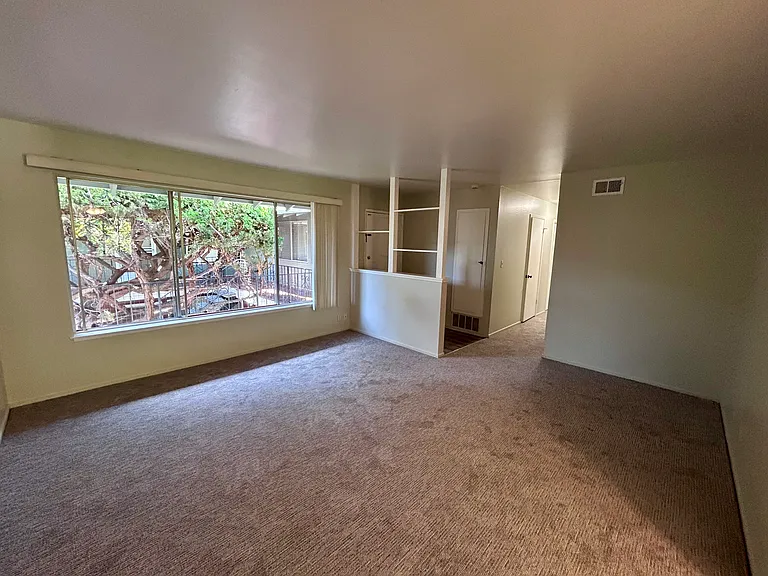 565 Matadero Ave #14 — Photo 3