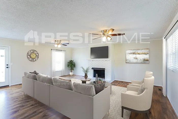 954 Carlin St — Photo 10