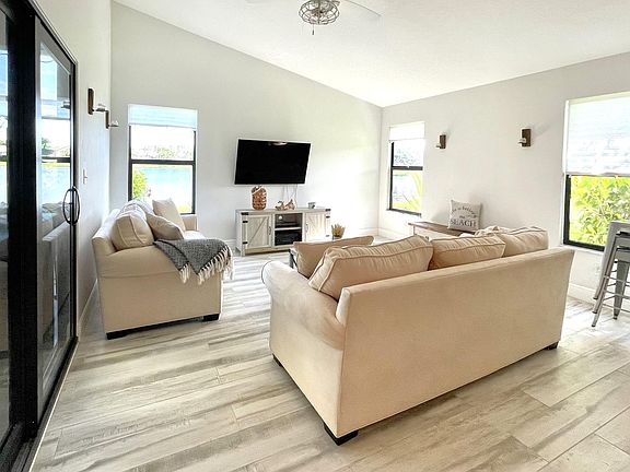 3rd image of 4319 Willow Pond Circle