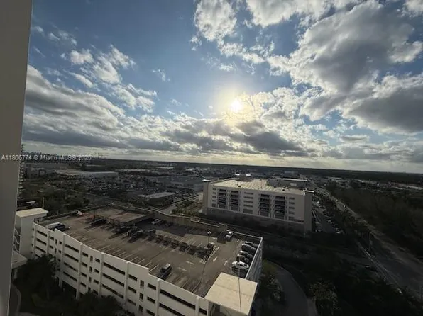 15051 Royal Oaks Ln APT 1703, North Miami, FL 33181