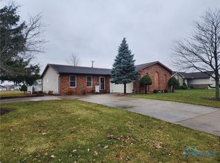 110 Capri Dr, Napoleon, OH 43545