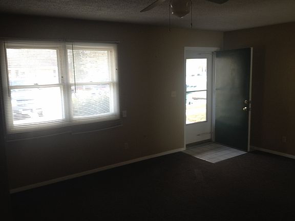3rd image of 201-203 N Birchwood Dr