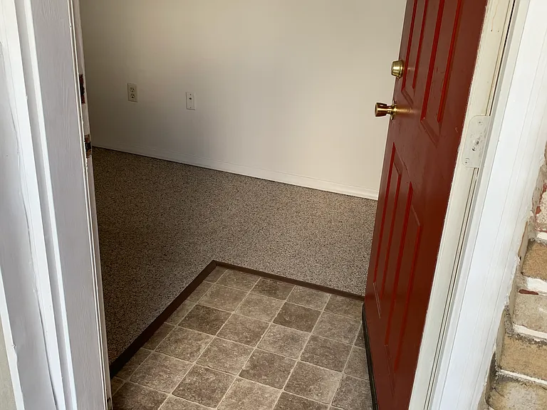 2200 N Susquehanna Trl #15 — Photo 14