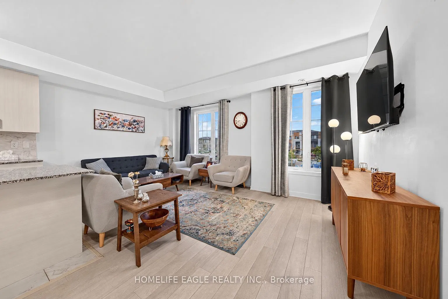 4 bed, $3,000 — Photo 2